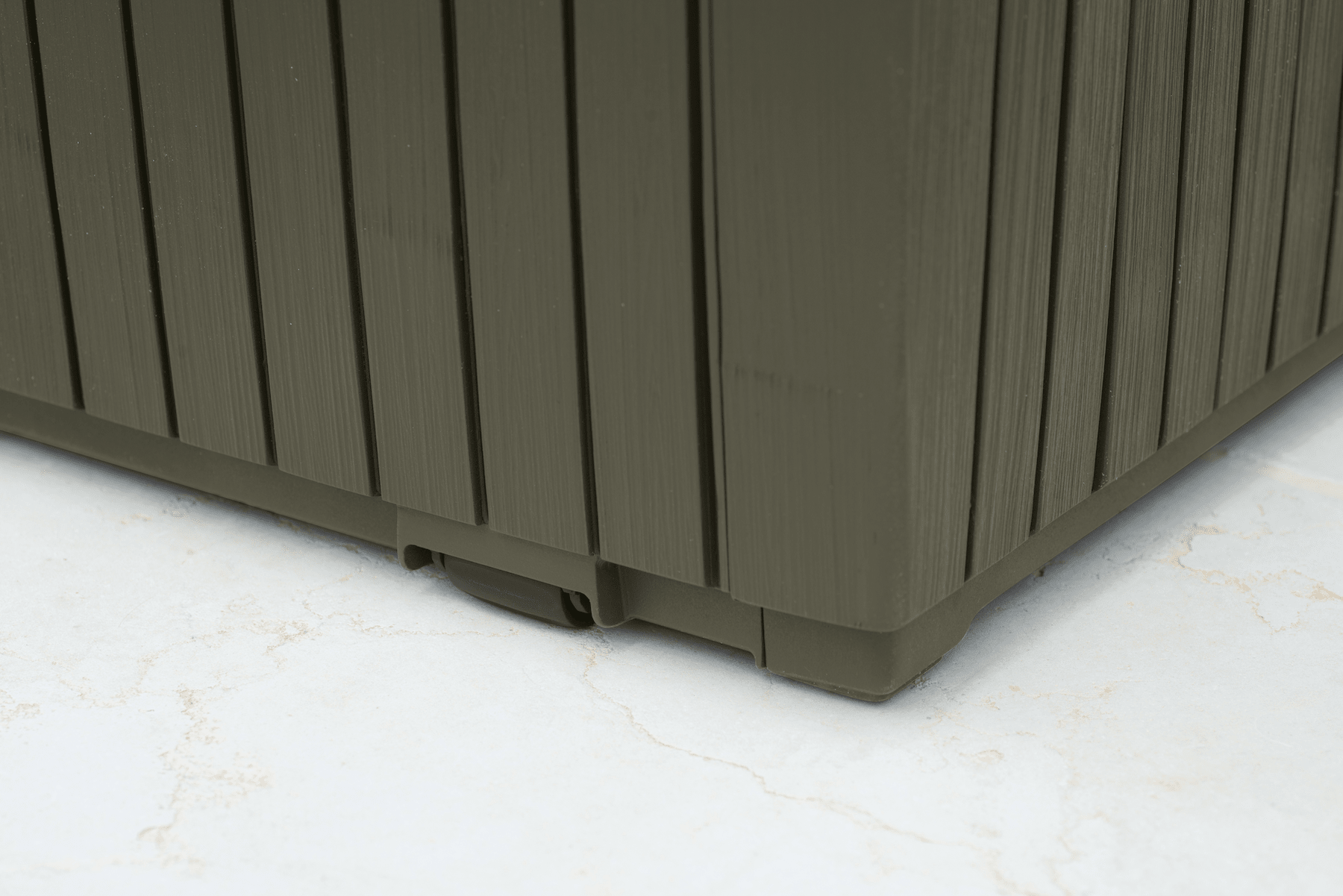 Keter Springwood 305L Storage Box - Green - Image 7